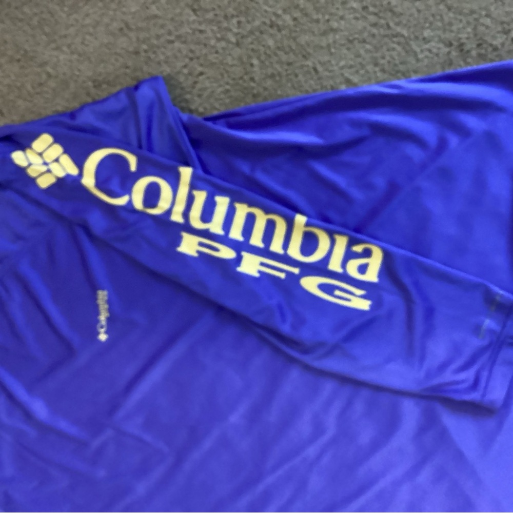 Columbia PFG dry fit long sleeve